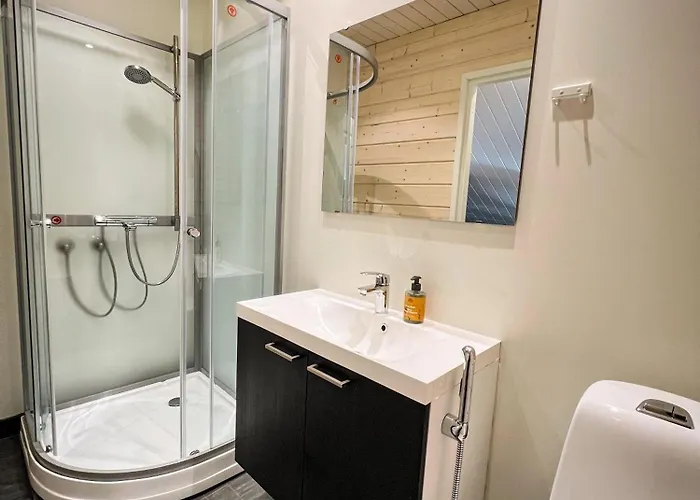 בקתה Levi Snowlight, Modern & Cozy & 2 Passes *