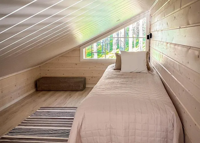 Levi Snowlight, Modern & Cozy & 2 Passes