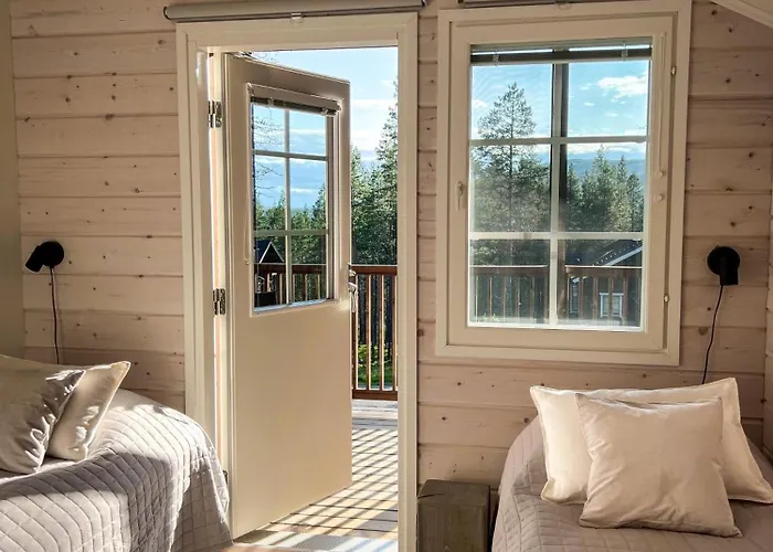 Levi Snowlight, Modern & Cozy & 2 Passes